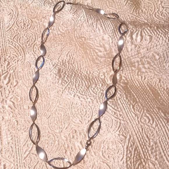 Stainless steel Necklace NWT ❤️ - Picture 4 of 9